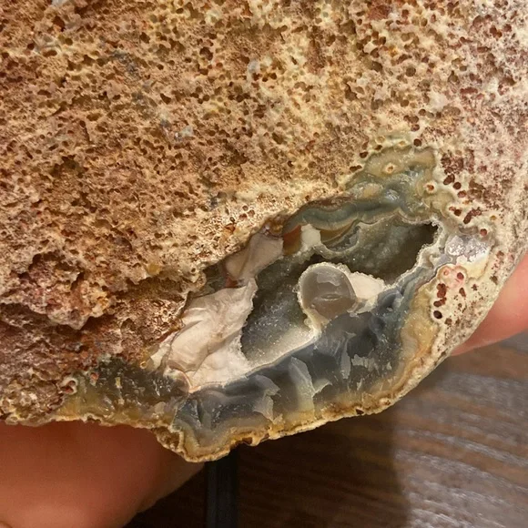 AGATE GEODE NATURAL STONE ON STAND - Picture 6 of 10